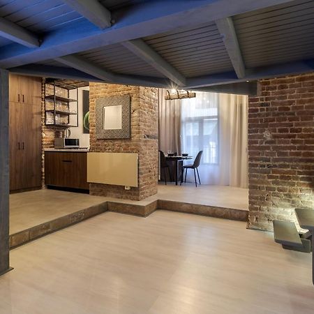 Lesi Apartment With Terrace リヴィウ エクステリア 写真