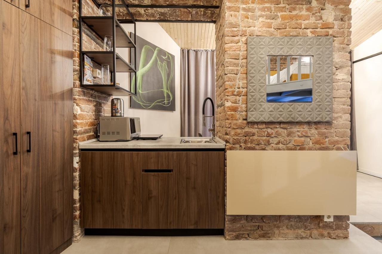Lesi Apartment With Terrace リヴィウ エクステリア 写真