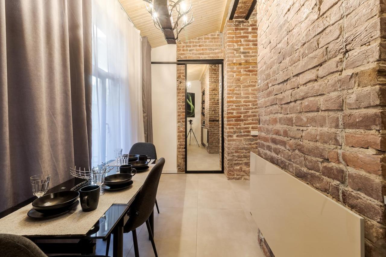 Lesi Apartment With Terrace リヴィウ エクステリア 写真