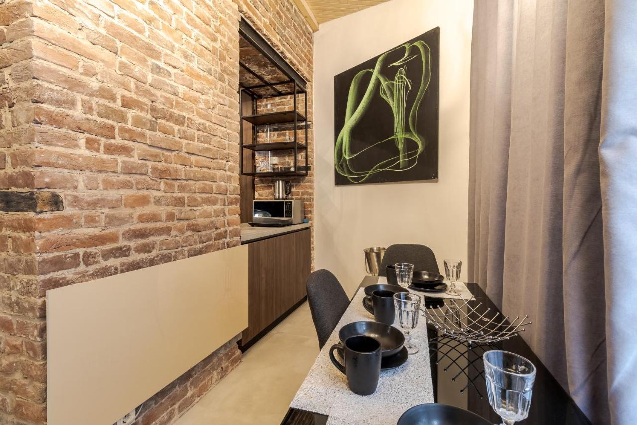 Lesi Apartment With Terrace リヴィウ エクステリア 写真