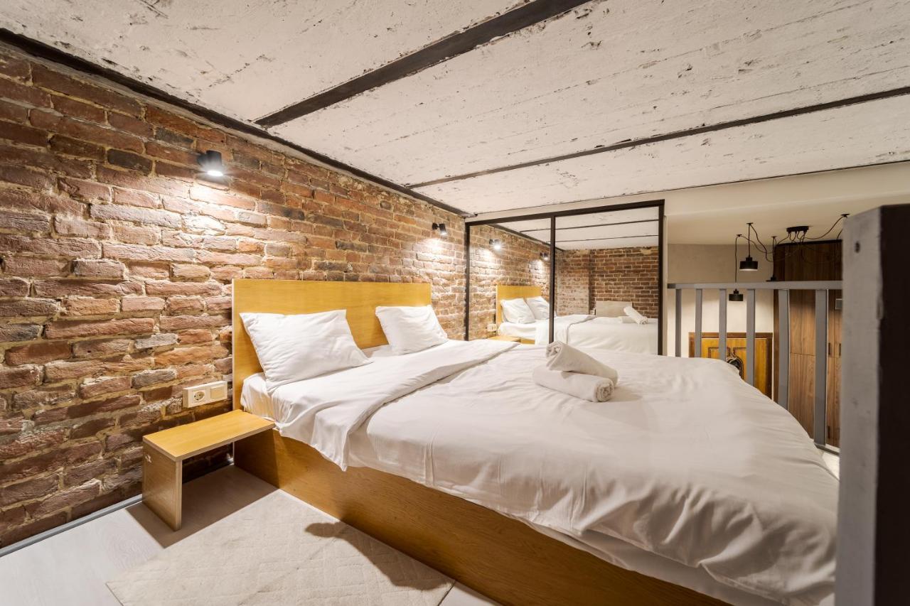 Lesi Apartment With Terrace リヴィウ エクステリア 写真