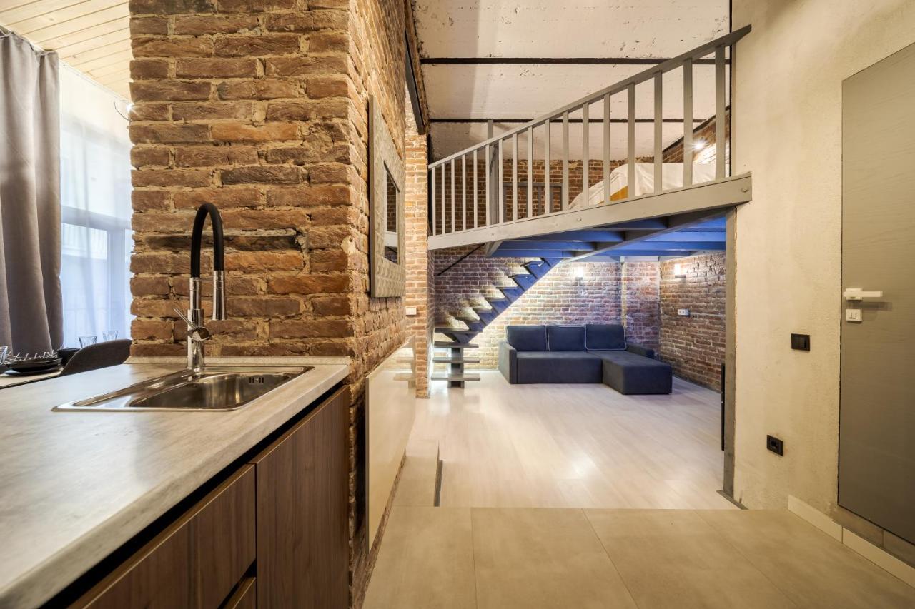 Lesi Apartment With Terrace リヴィウ エクステリア 写真