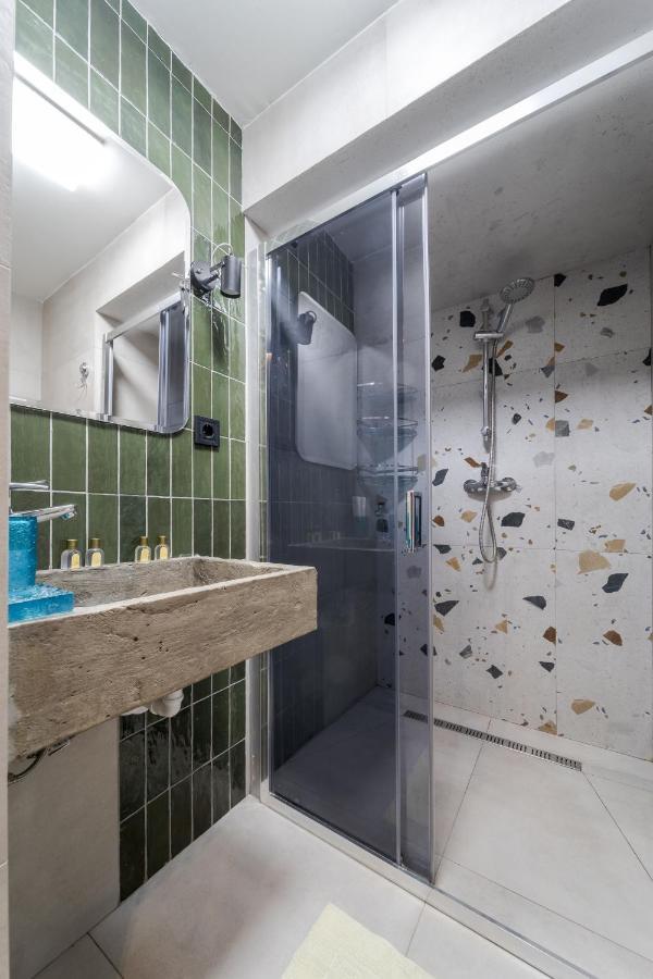 Lesi Apartment With Terrace リヴィウ エクステリア 写真