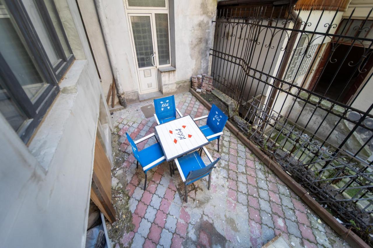 Lesi Apartment With Terrace リヴィウ エクステリア 写真